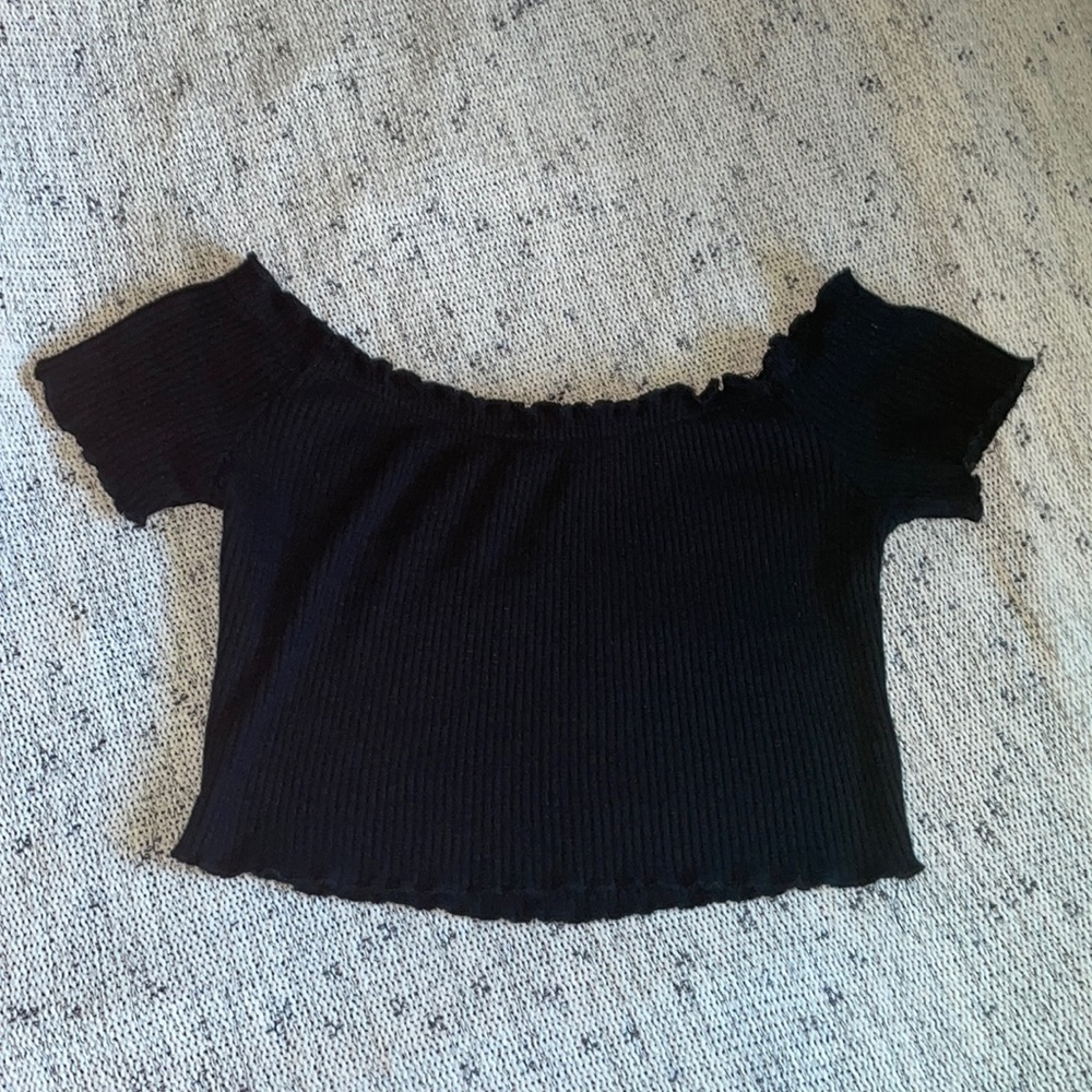 Cute black ribbed crop top